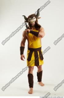 03 2019 01 SIMON HAHN MINOTAUR WITH AX 3